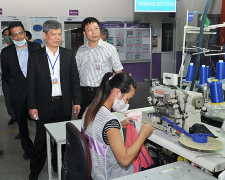 Bí thư Tỉnh ủy Nguyễn Văn Thông thăm và làm việc tại Công ty TNHH Hanesbrands Việt Nam, chi nhánh Hưng Yên